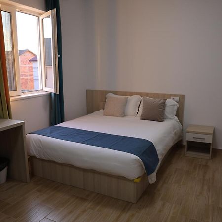 Home In Superior如家 Surčin Dış mekan fotoğraf